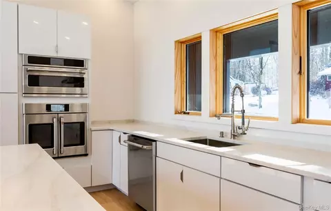 Kitchen - 513 Myrtle Ave, Wallkill, NY 12589 photo 3 of 6