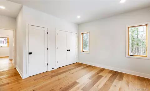 Bedroom - 513 Myrtle Ave, Wallkill, NY 12589 photo 1 of 5
