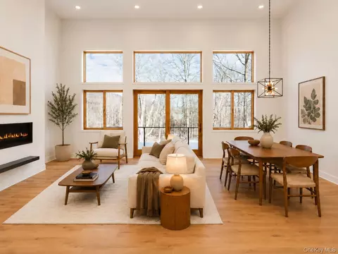 Living - 513 Myrtle Ave, Wallkill, NY 12589 photo 3 of 6