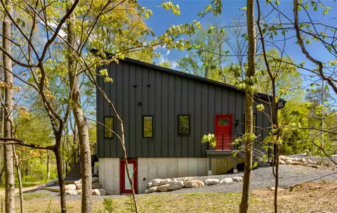 Exterior - 513 Myrtle Ave, Wallkill, NY 12589 photo 6 of 13