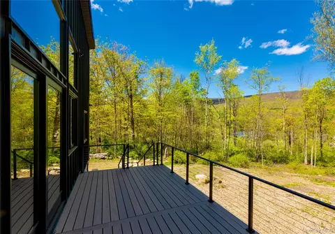 Exterior - 513 Myrtle Ave, Wallkill, NY 12589 photo 10 of 13