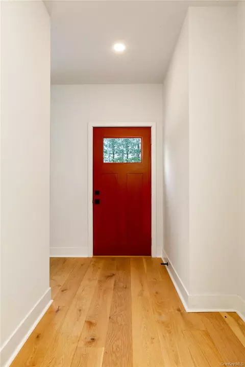 Entry Way - 513 Myrtle Ave, Wallkill, NY 12589 photo 2 of 2