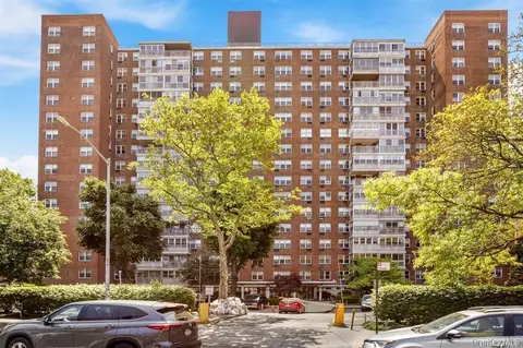 4310 Kissena Blvd #2B, New York, NY 11354