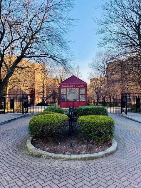 150-20 71st Ave #5C, Flushing, NY 11367