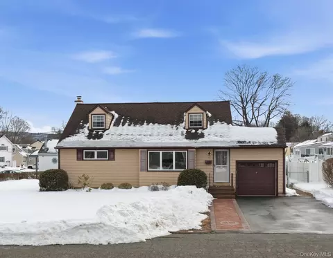 15 Wenzel Ln, Stony Point, NY 10980