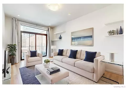 244 Franklin Ave #3B, Brooklyn, NY 11205