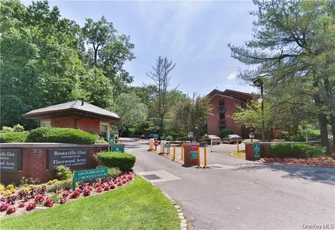 37 Bronxville Glen Drive Bldg 5 Dr UNIT 1, Yonkers, NY 10708
