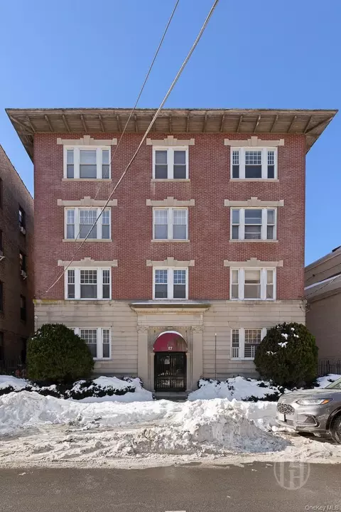 27 Locust Ave #2S, New Rochelle, NY 10801