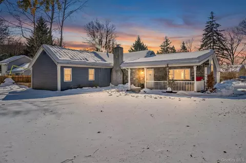 23 Pine Hill Dr, Greenwood Lake, NY 10925