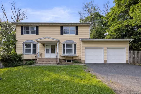 12 Gillis Ave, Clarkstown, NY 10960