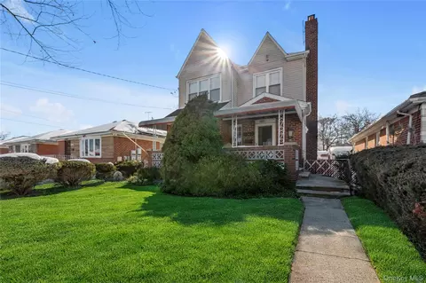 157-22 25th Dr, Flushing, NY 11354