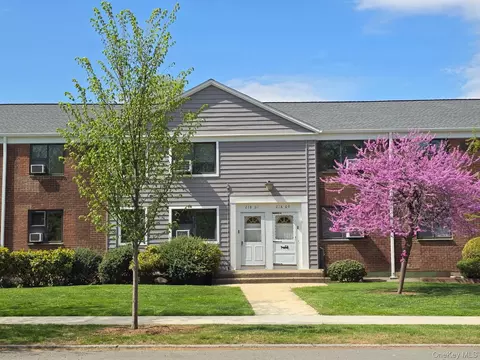 218-09 73 Ave #1, Oakland Gardens, NY 11364