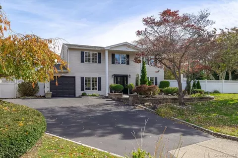 25 Morris St, Port Jefferson Station, NY 11776
