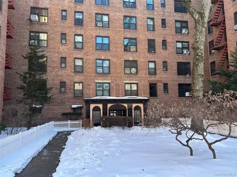 83-20 98 St #5J, New York, NY 11421