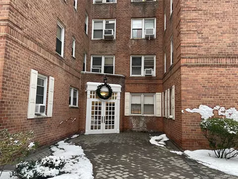 70 Locust Ave #B114, New Rochelle, NY 10801