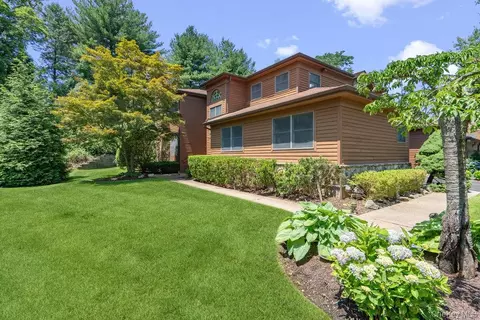 43 Hunt Dr, Jericho, NY 11753