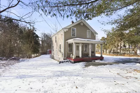 85 Sunset Ave, Poughkeepsie, NY 12601