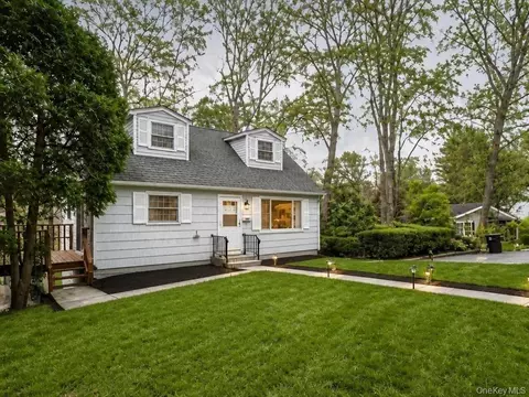 76 Beverly Rd, Mount Kisco, NY 10549