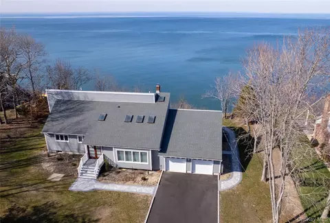 43 Waterview Dr, Sound Beach, NY 11789
