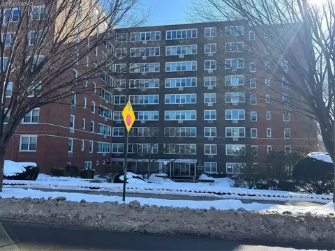 164-20 Highland Ave #7V, New York, NY 11432