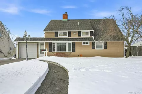 23 Elm Dr W, Levittown, NY 11756