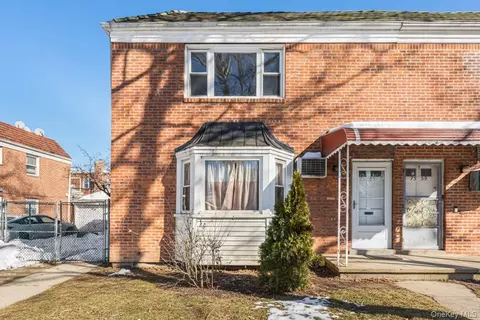 7555 198th St, New York, NY 11366