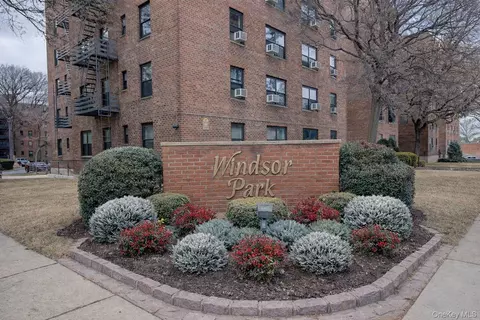 211-02 73rd Ave #6P, Oakland Gardens, NY 11364