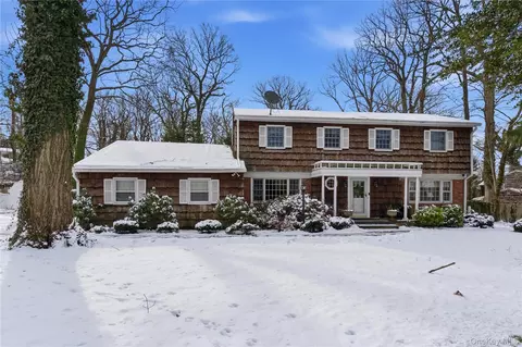 65 Avery Rd, Woodbury, NY 11797