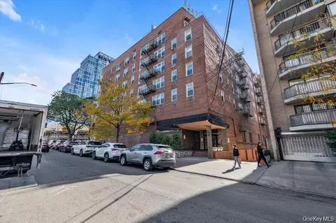 134-54 Maple Ave # 2S, Flushing, NY 11355