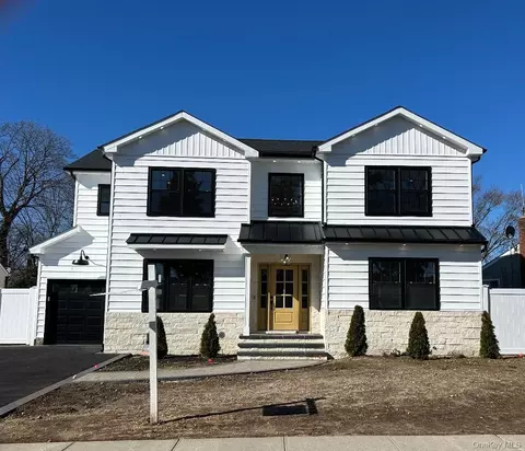 26 Essex Rd, Bethpage, NY 11714