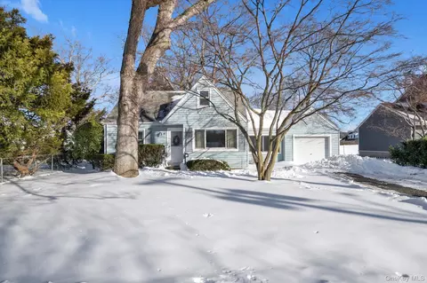 76 Burt Ave, Northport, NY 11768