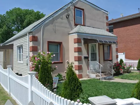 241-07 147th Ave, New York, NY 11422