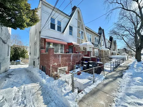 11527 122nd St, New York, NY 11420