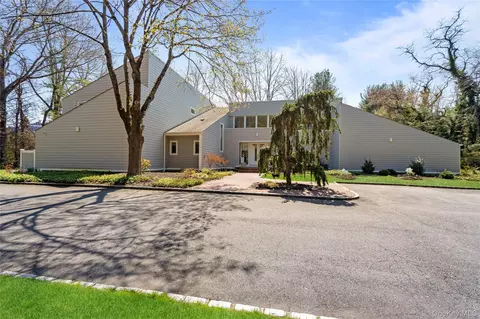 91 Hoaglands Ln, Glen Head, NY 11545