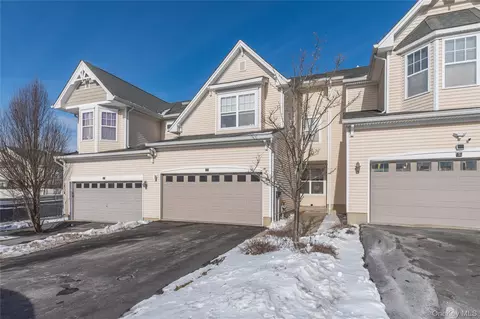 3 Arden Ct, Middletown, NY 10940