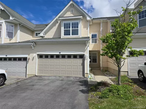 3 Arden Ct, Middletown, NY 10940