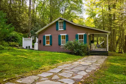 2 Shingle Kill Ct, Deerpark, NY 12780