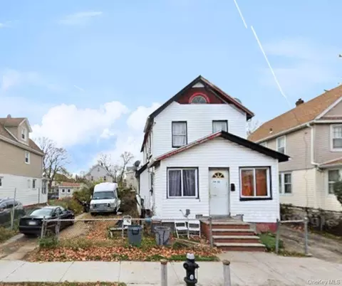 11406 Bedell St, Rochdale Village, NY 11434
