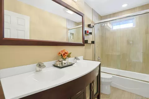 Bath - 7 Lorenz Dr, Mount Pleasant, NY 10595 photo 1 of 3