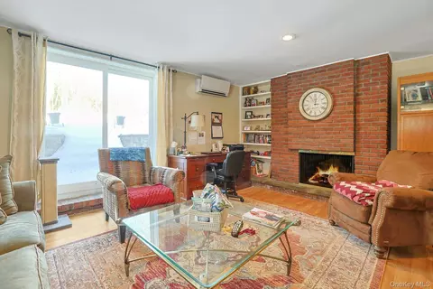 Living - 7 Lorenz Dr, Mount Pleasant, NY 10595 photo 5 of 6