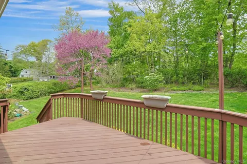 Exterior - 7 Lorenz Dr, Mount Pleasant, NY 10595 photo 6 of 11
