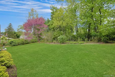 Exterior - 7 Lorenz Dr, Mount Pleasant, NY 10595 photo 11 of 11
