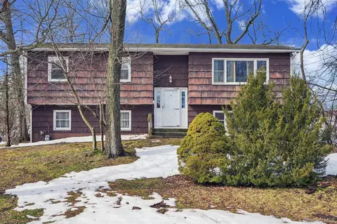 19 Sheridan Ave, Clarkstown, NY 10920