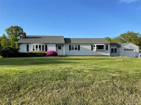 40 Bates Ln, Shawangunk, NY 12589