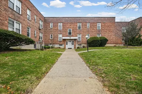 78 Gibson Blvd #1B, Valley Stream, NY 11581