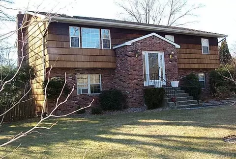 271 Berry Hill Rd, Syosset, NY 11791