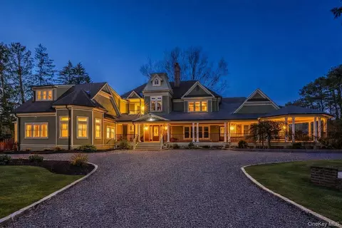 161 Seaman Neck Rd, Dix Hills, NY 11746