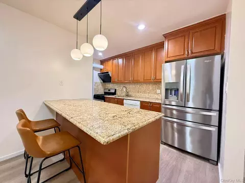 38-15 149 St #5H, New York, NY 11354