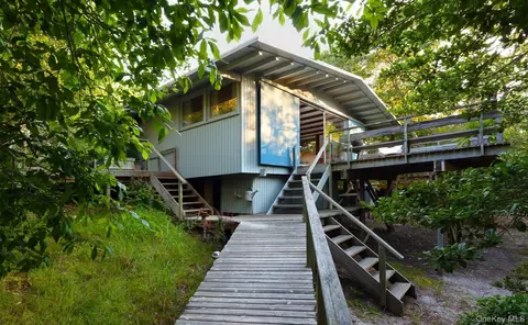 284 Bay Walk, Kismet, NY 11706