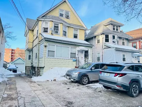 14705 35th Ave, New York, NY 11354
